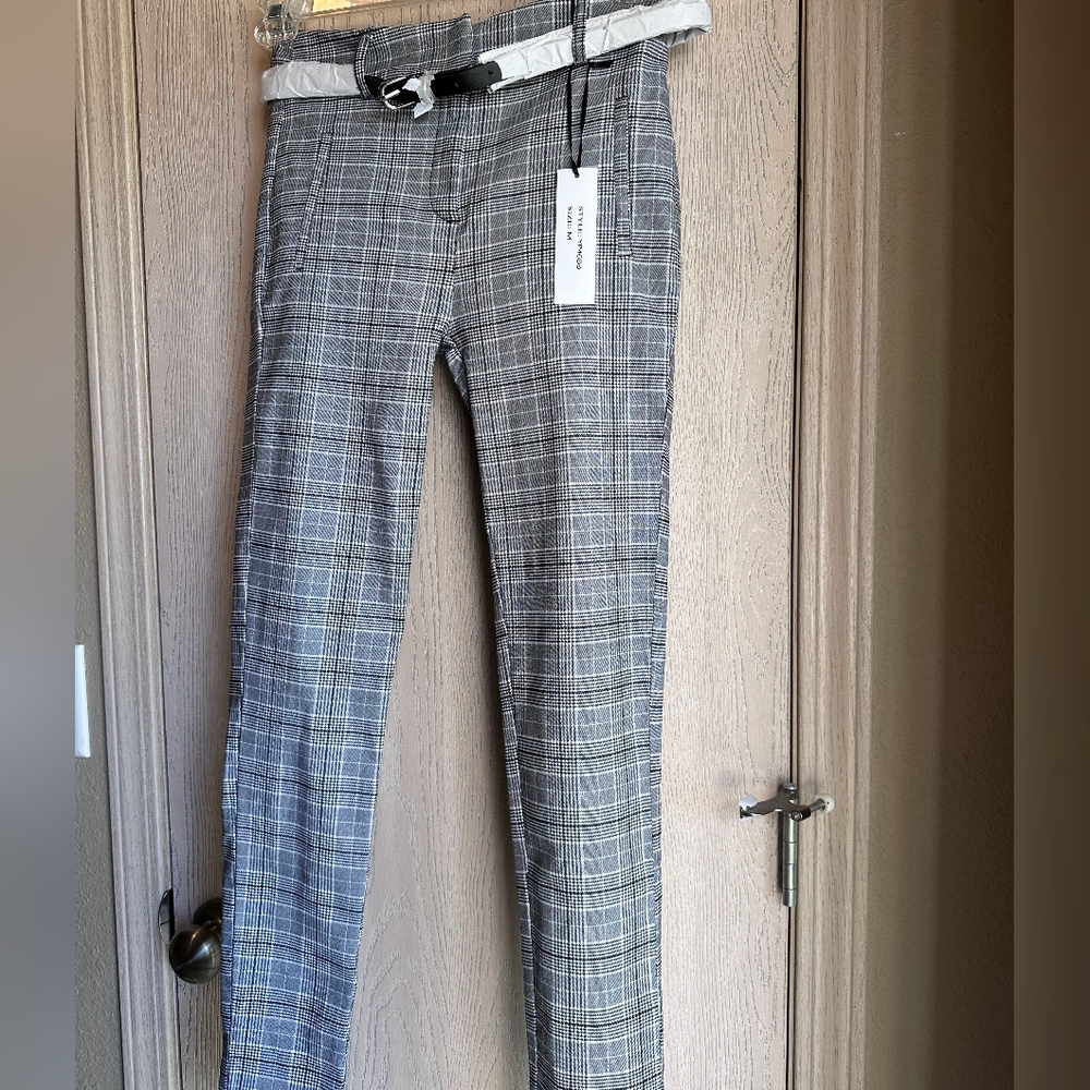 Black and White plaid pants ( Size M)